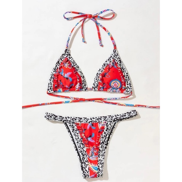 Bikini - Picture 3 of 8